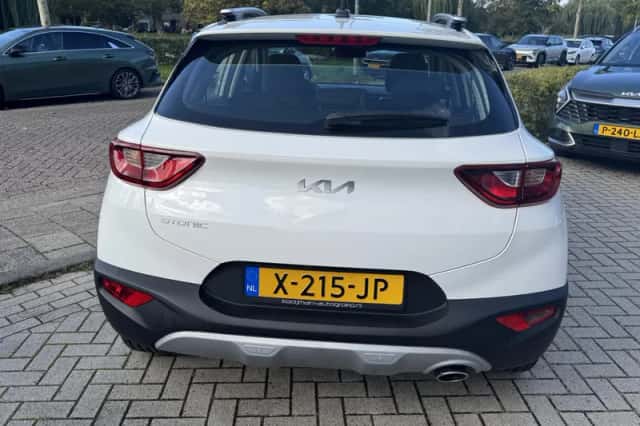 Kia Stonic (2023) thumbnail 6