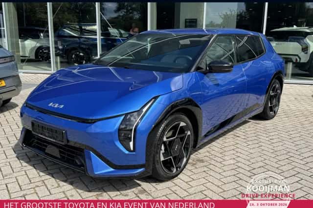 Kia EV4 (2026) thumbnail 1