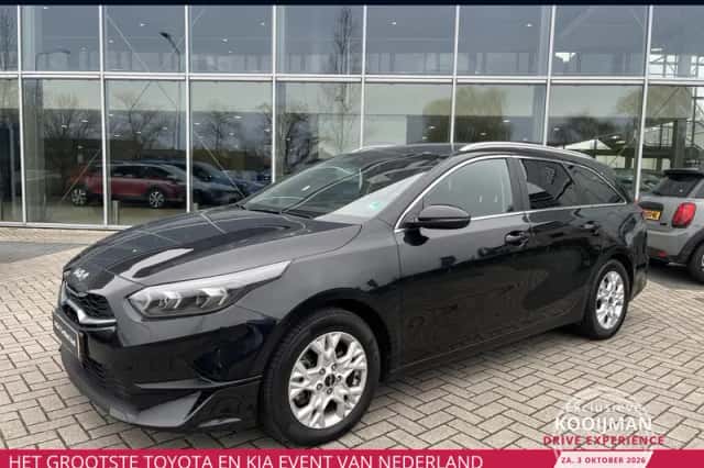 Kia Ceed Sportswagon (2023) thumbnail 1
