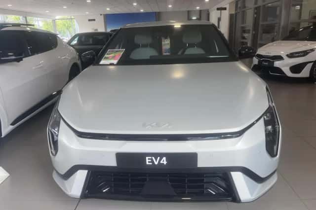 Kia EV4 (2026) thumbnail 2