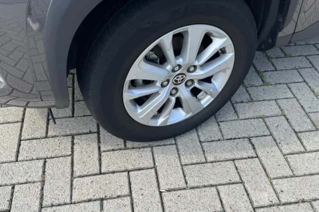 Toyota Yaris Cross (2024) thumbnail 4