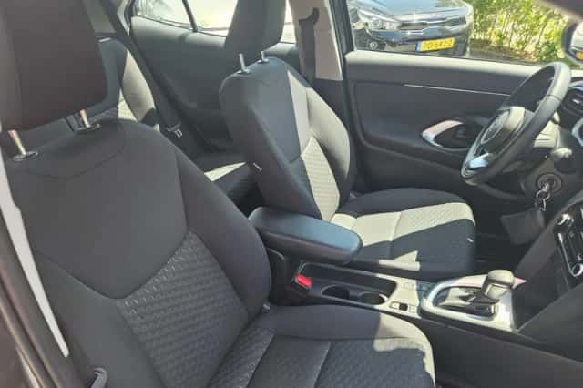 Toyota Yaris Cross (2024) thumbnail 6