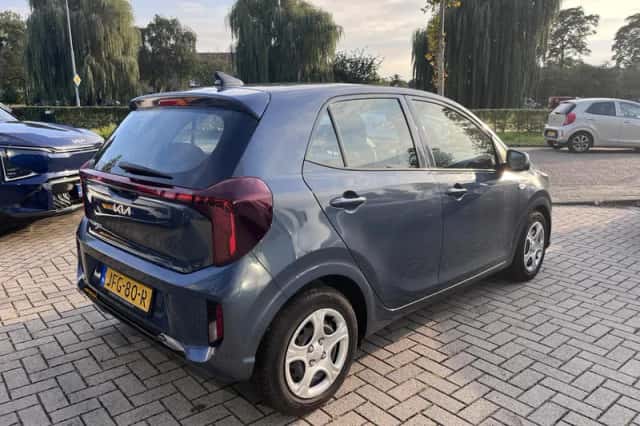 Kia Picanto (2025) thumbnail 3