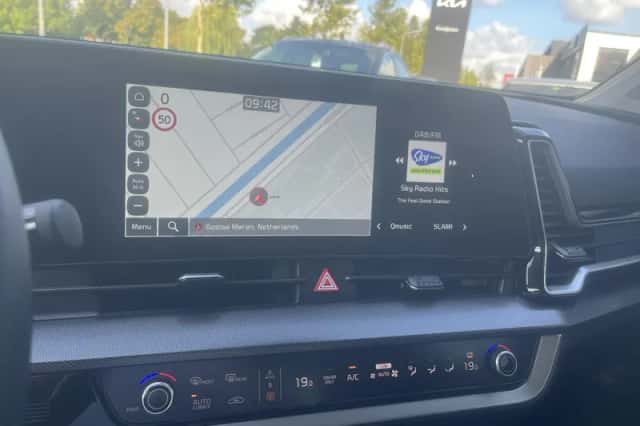 Kia Sportage (2022) thumbnail 4
