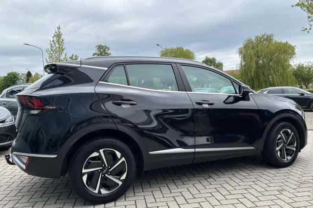 Kia Sportage (2022) thumbnail 3