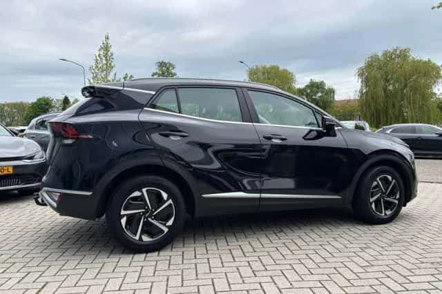 Kia Sportage (2022) thumbnail 5