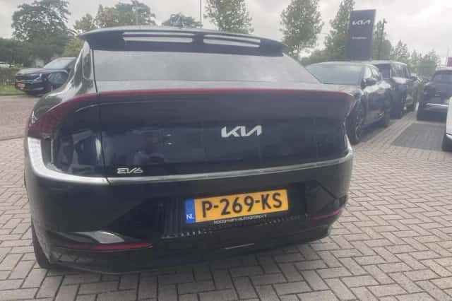 Kia EV6 (2022) thumbnail 2