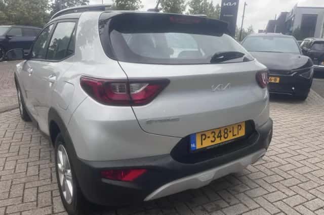 Kia Stonic (2022) thumbnail 2