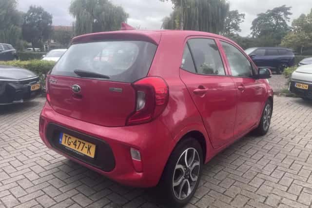Kia Picanto (2018) thumbnail 2