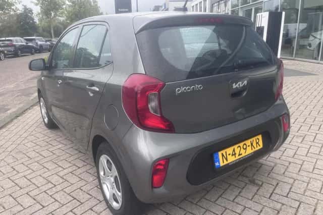 Kia Picanto (2021) thumbnail 3