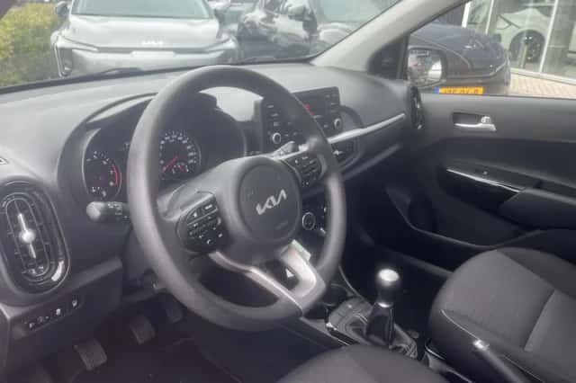 Kia Picanto (2021) thumbnail 4