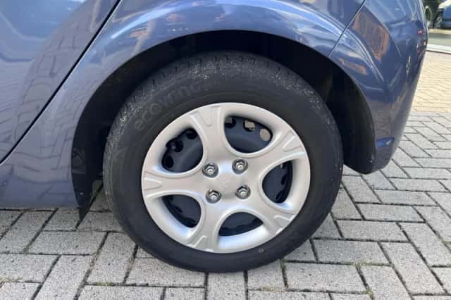 Kia Picanto (2025) thumbnail 5