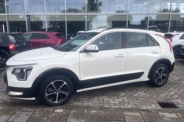 Kia Niro (2023) thumbnail 3