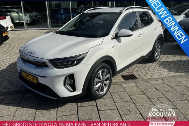 Kia Stonic (2023) thumbnail 1