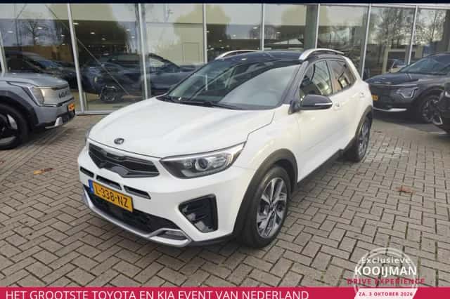 Kia Stonic (2021) thumbnail 1