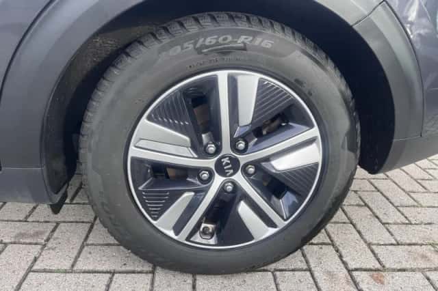 Kia Niro (2021) thumbnail 5