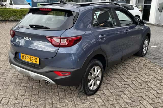 Kia Stonic (2025) thumbnail 5