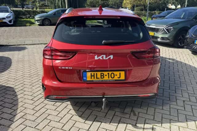 Kia Ceed (2025) thumbnail 2
