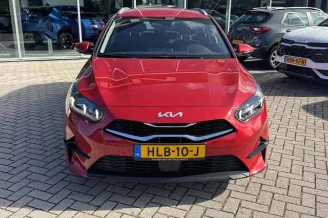 Kia Ceed (2025) thumbnail 3