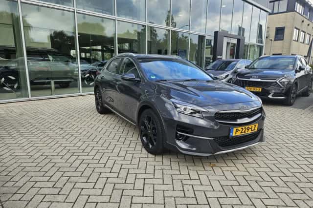 Kia XCeed (2022) thumbnail 2