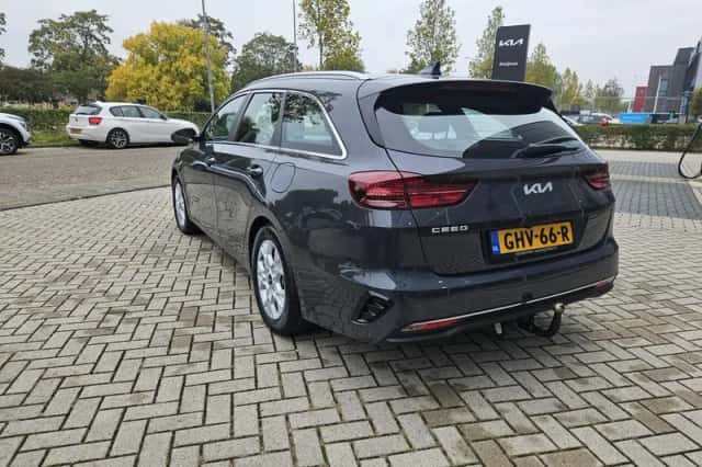 Kia Ceed (2024) thumbnail 5