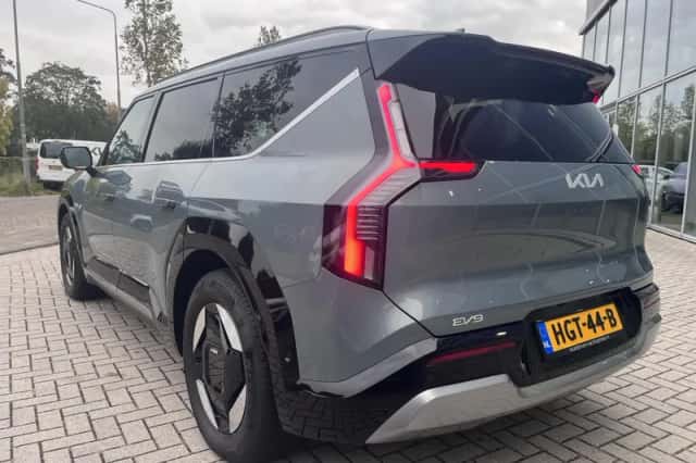 Kia EV9 (2025) thumbnail 2