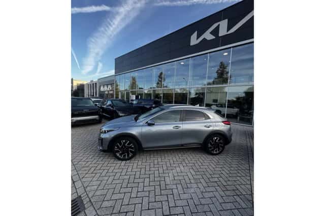 Kia XCeed (2023) thumbnail 2