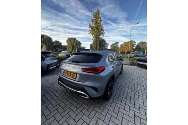Kia XCeed (2023) thumbnail 5