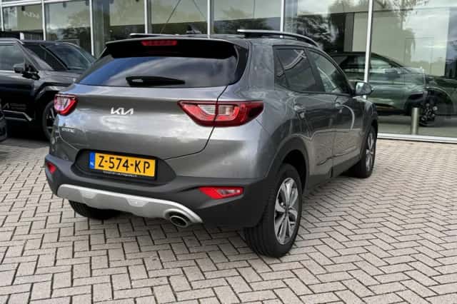 Kia Stonic (2024) thumbnail 2