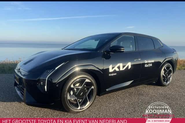 Kia EV4 (2025) thumbnail 1