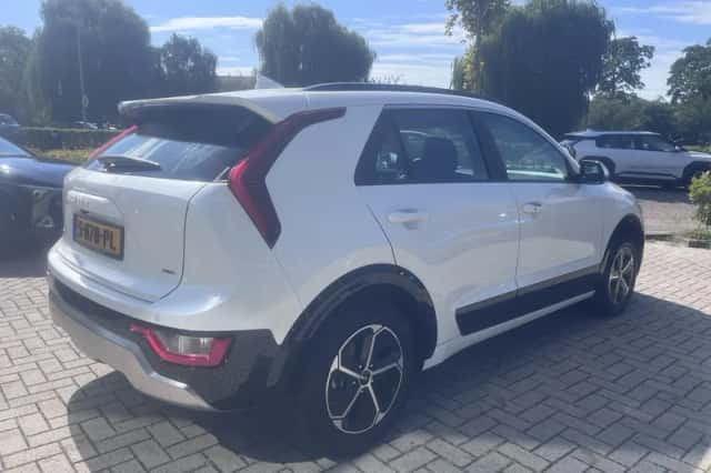 Kia Niro (2023) thumbnail 4