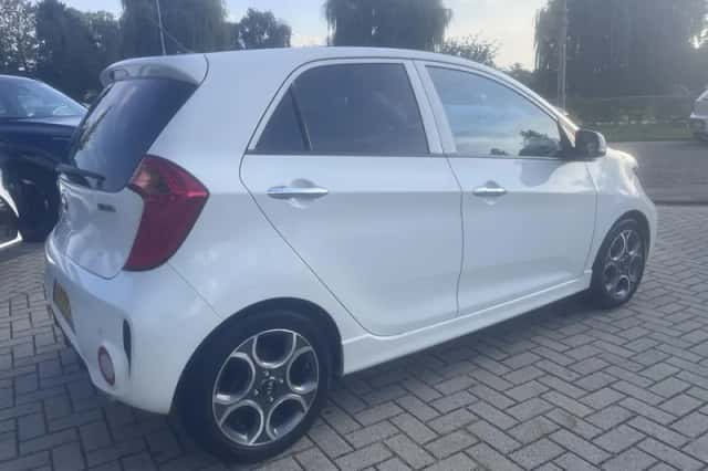 Kia Picanto (2015) thumbnail 2