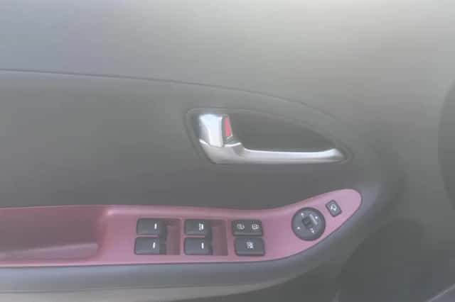Kia Picanto (2015) thumbnail 5