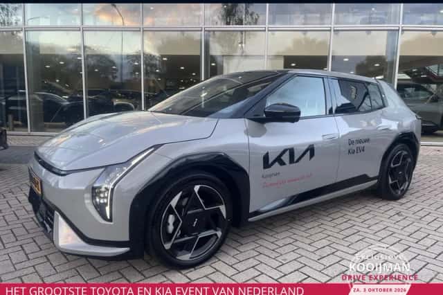 Kia EV4 (2025) thumbnail 1