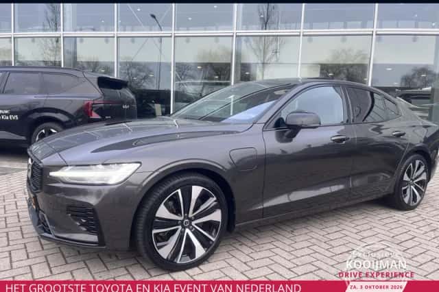 Volvo S60 (2023) thumbnail 1
