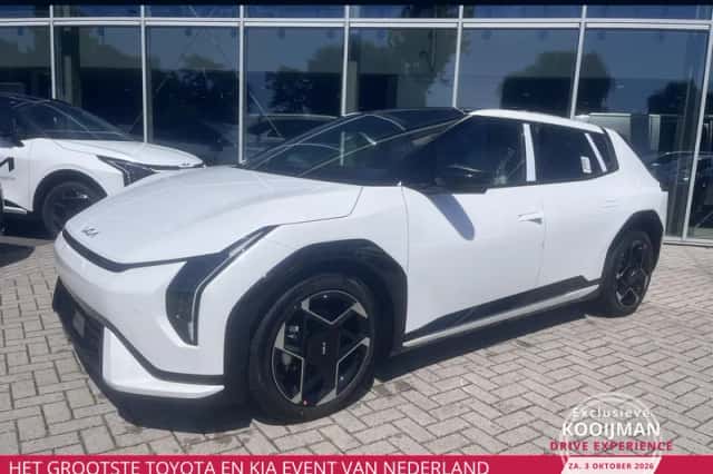 Kia EV4 (2026) thumbnail 1