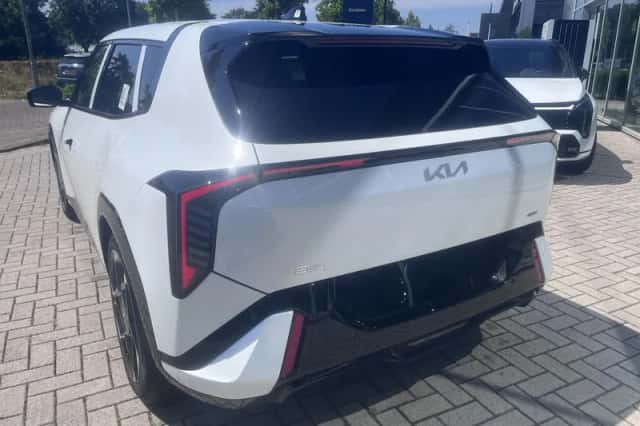Kia EV4 (2026) thumbnail 2