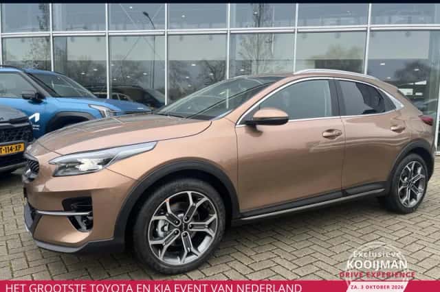 Kia XCeed (2023) thumbnail 1