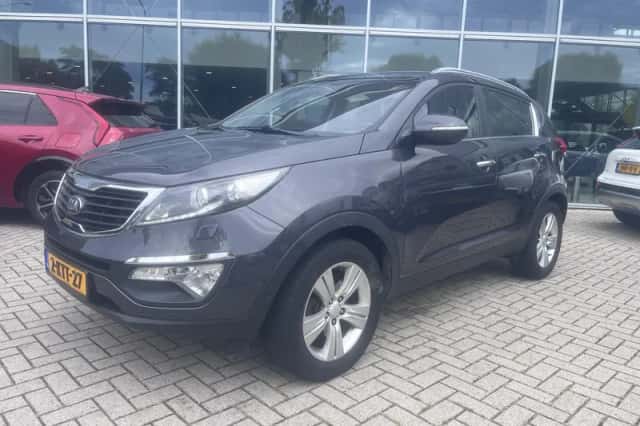 Kia Sportage (2013) thumbnail 3