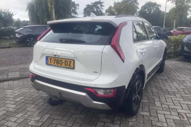 Kia Niro (2023) thumbnail 2
