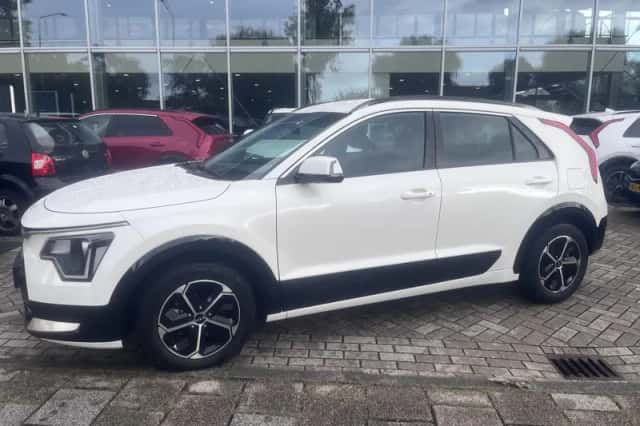 Kia Niro (2023) thumbnail 3