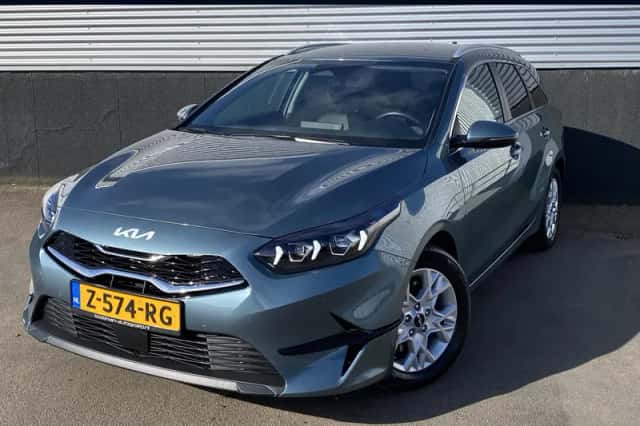 Kia Ceed (2024) thumbnail 1