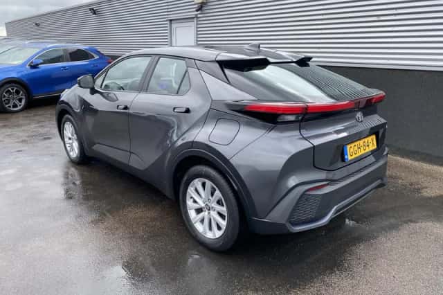 Toyota C-HR (2024) thumbnail 6