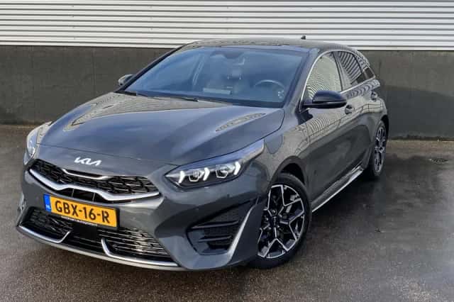 Kia ProCeed (2024) thumbnail 2