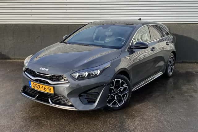 Kia ProCeed (2024) thumbnail 4