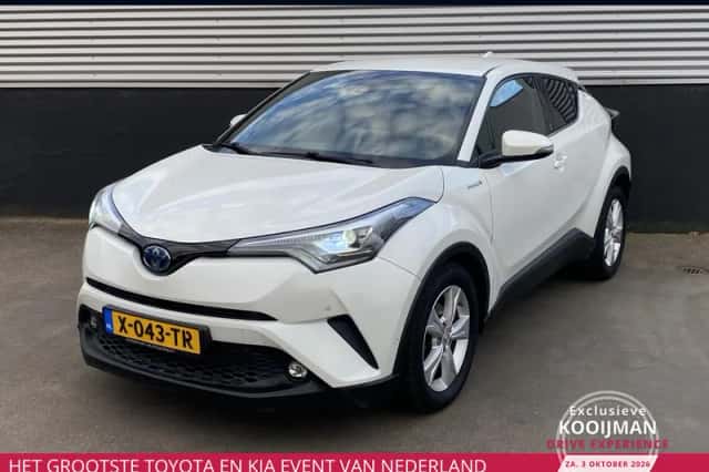 Toyota C-HR (2018) thumbnail 1