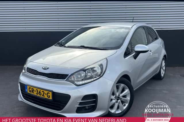 Kia Rio (2015) thumbnail 1