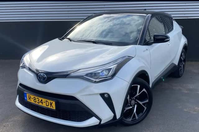 Toyota C-HR (2022) thumbnail 1