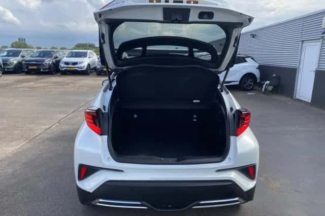 Toyota C-HR (2022) thumbnail 6