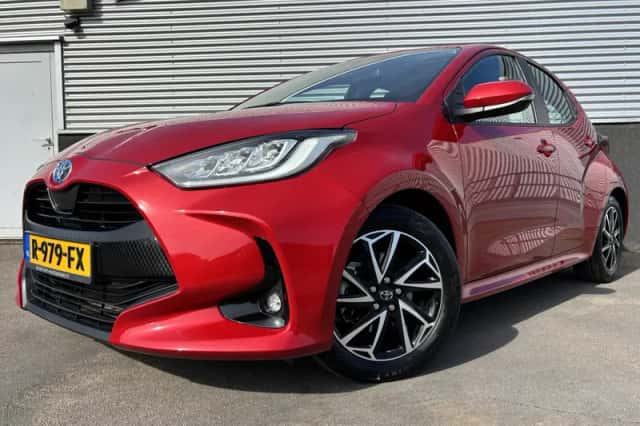 Toyota Yaris (2022) thumbnail 2
